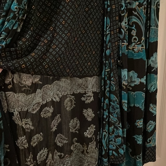 Carole Little - size 4 - Runs Big- long jacket - Picture 8 of 8